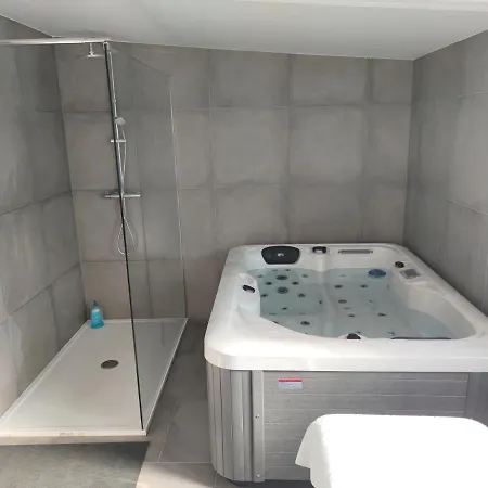 Jaccuzzi A 15 Mn De Roissy Апартаменты